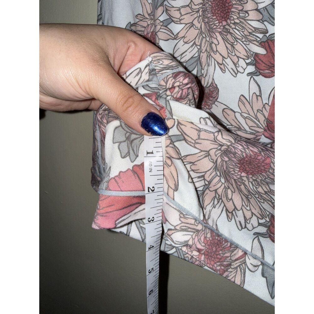 BCBGMAXAZRIA Floral Pajama Set Large L Short Sleeve Shirt Shorts PJs Sleepwear - Picture 5 of 14